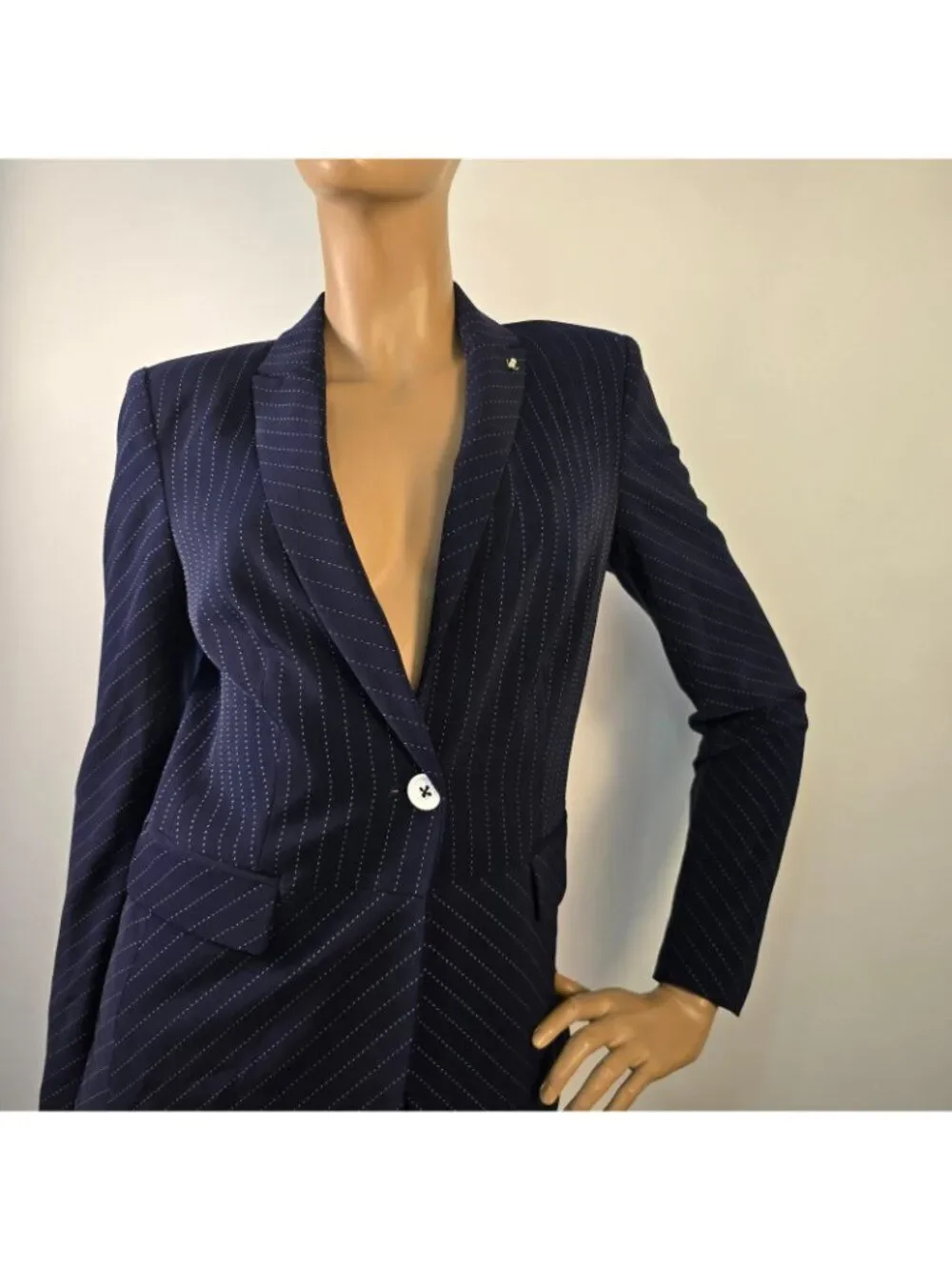 Tommy Hilfiger Blazer Jacket Classic Navy Blue Pinstripe 1 Button Front Sz 4
